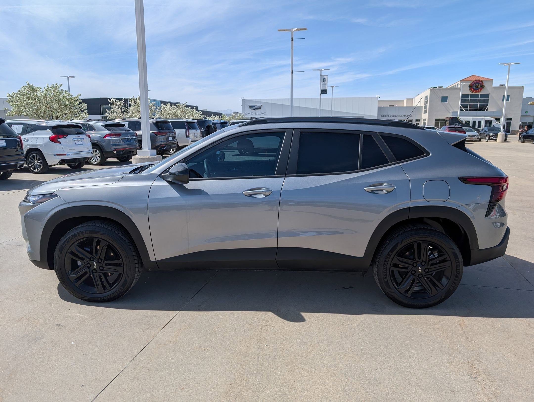 Used 2025 Chevrolet Trax ACTIV w/ Driver Confidence Package FWD image 3