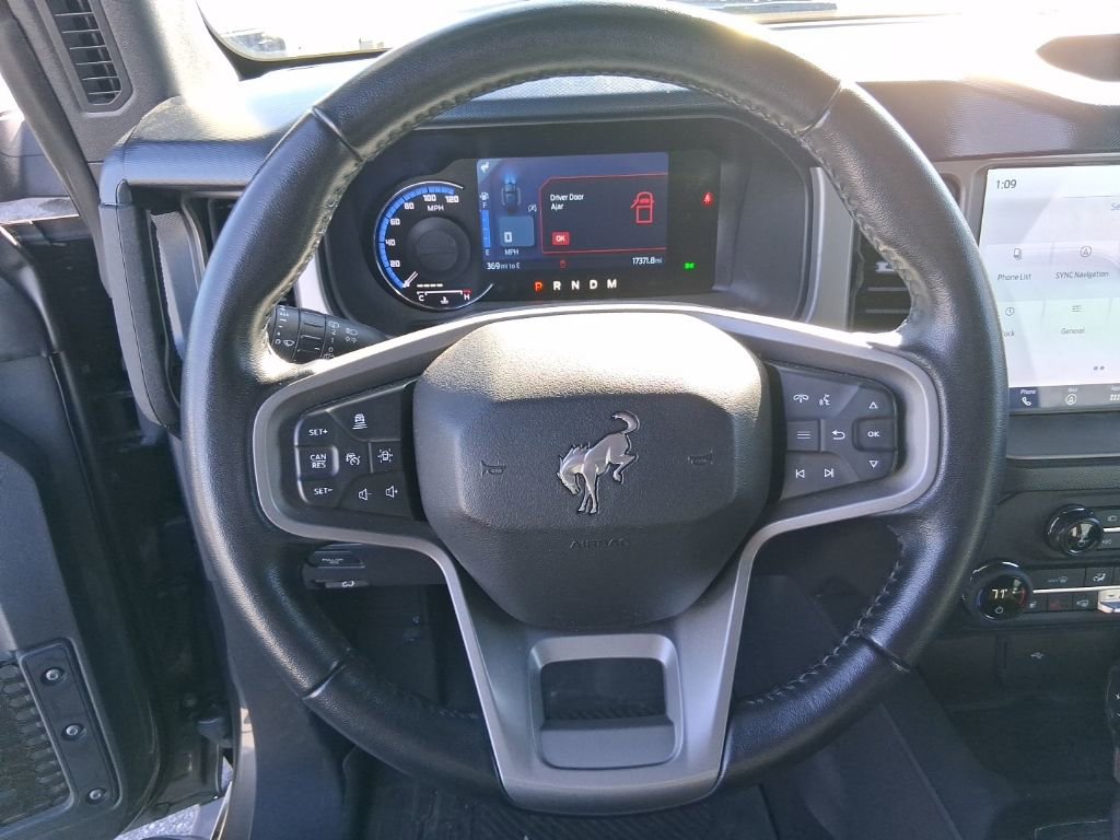 Used 2023 Ford Bronco Outer Banks image 11