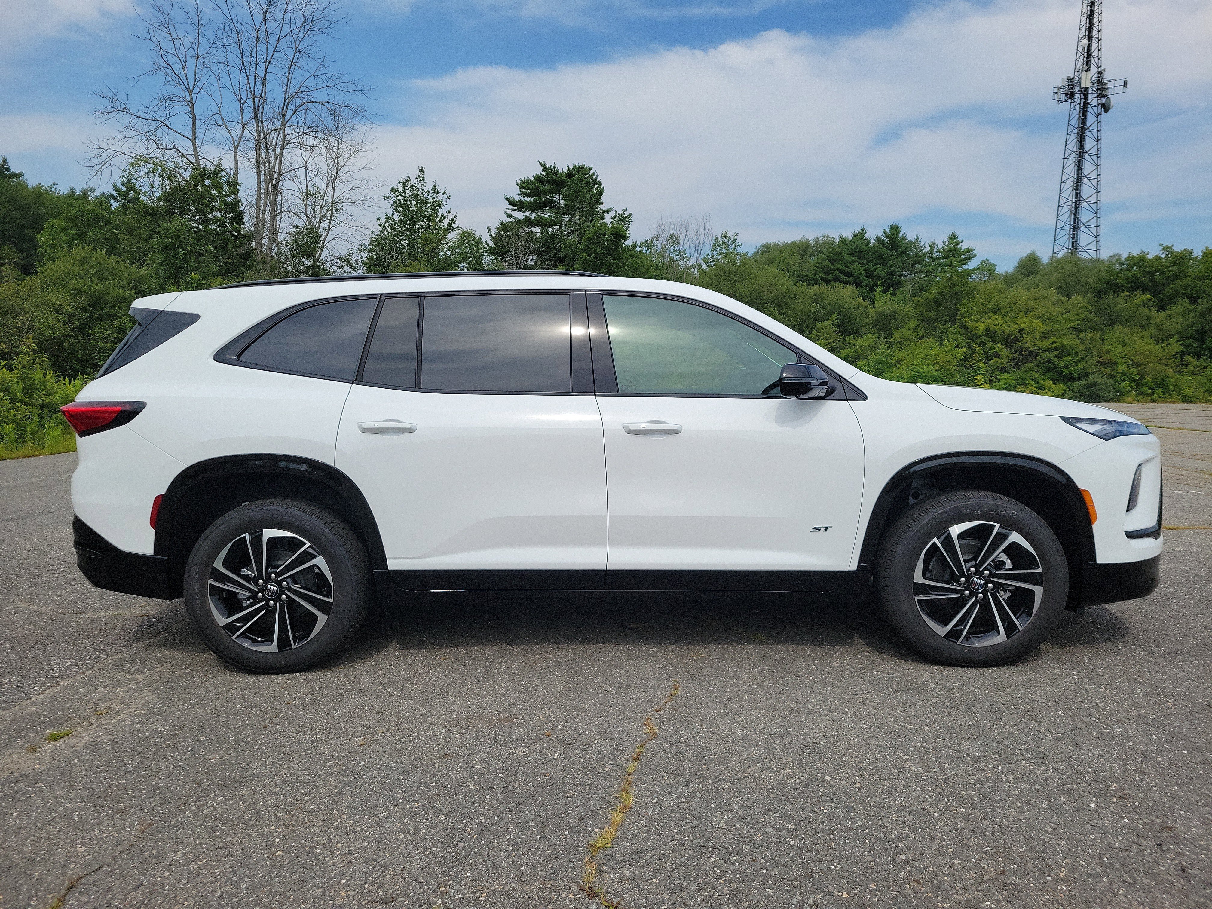New 2026 Buick Enclave Sport Touring w/ Power Package AWD/4WD image 8