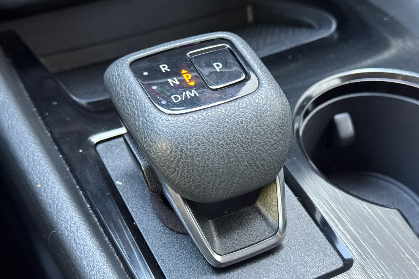 Used 2025 Nissan Rogue SV FWD image 21