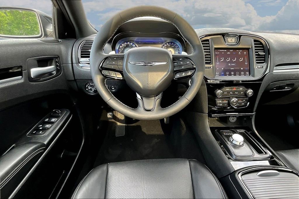 Used 2023 Chrysler 300 S w/ Comfort Group RWD image 10