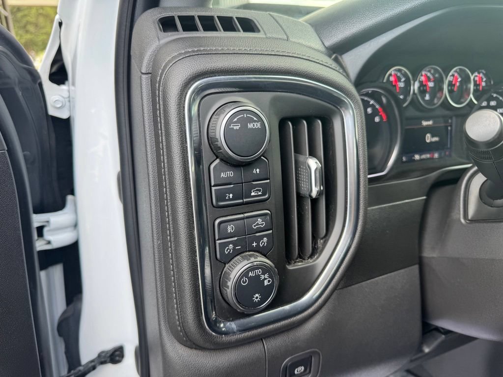 Used 2021 Chevrolet Silverado 1500 RST w/ Convenience Package II AWD/4WD image 4