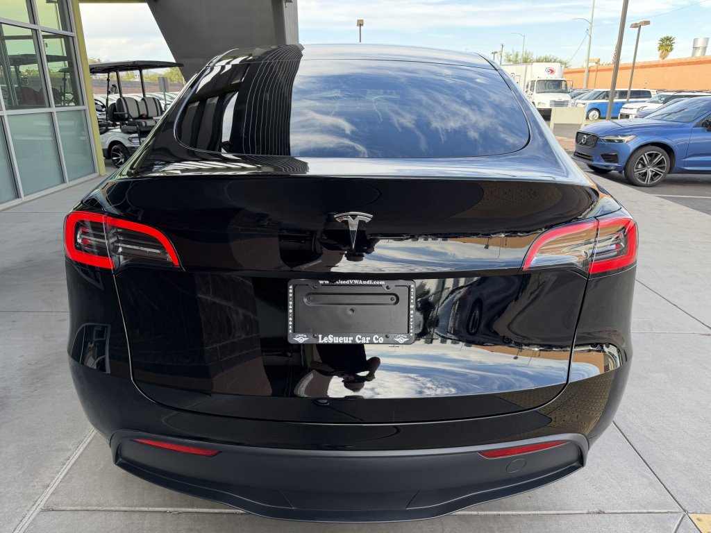 Used 2024 Tesla Model Y 2WD image 13