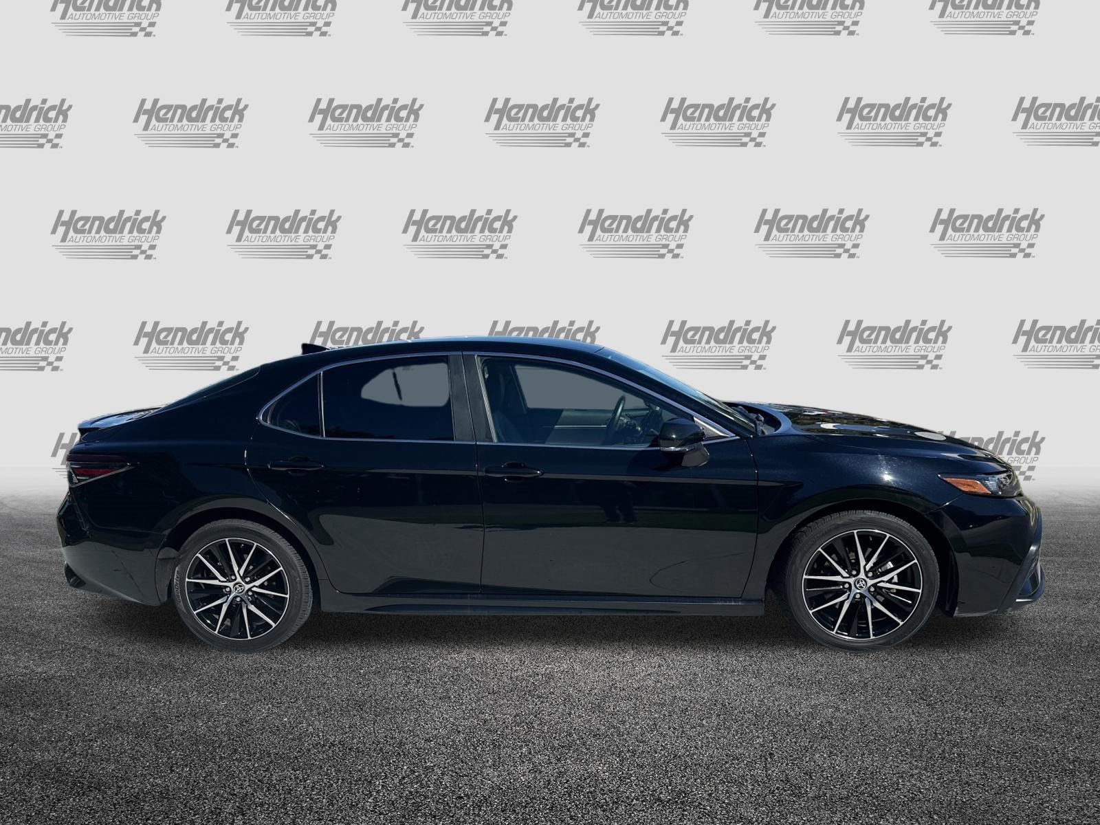 Used 2023 Toyota Camry SE FWD image 11