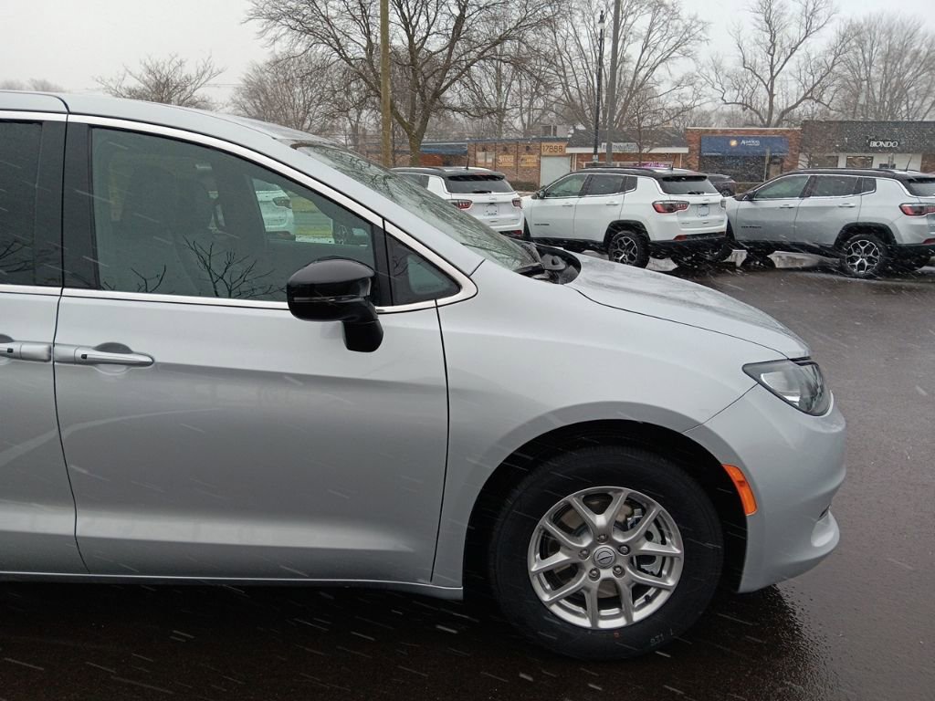 New 2026 Chrysler Voyager LX FWD image 8