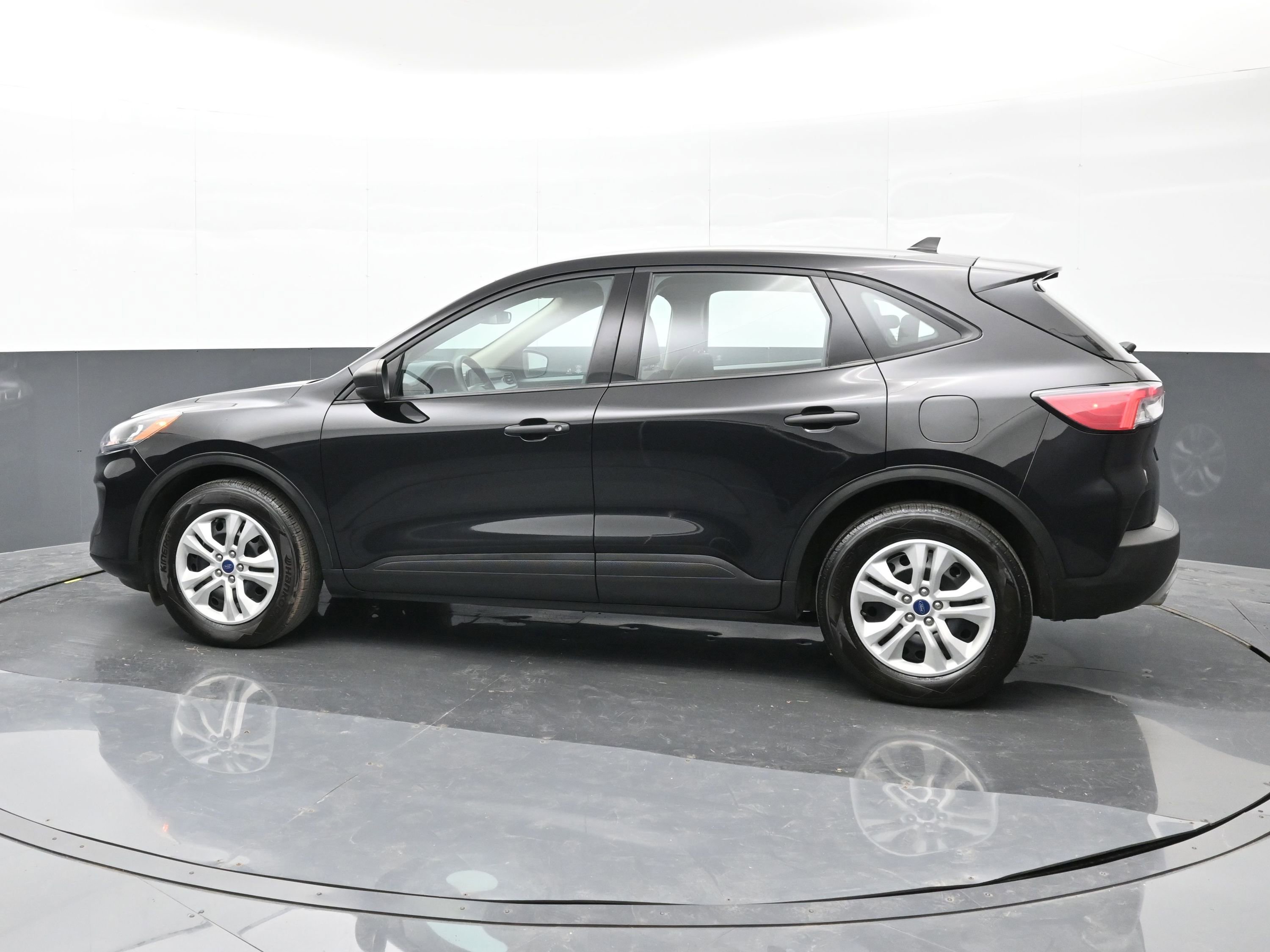 Used 2020 Ford Escape S image 5