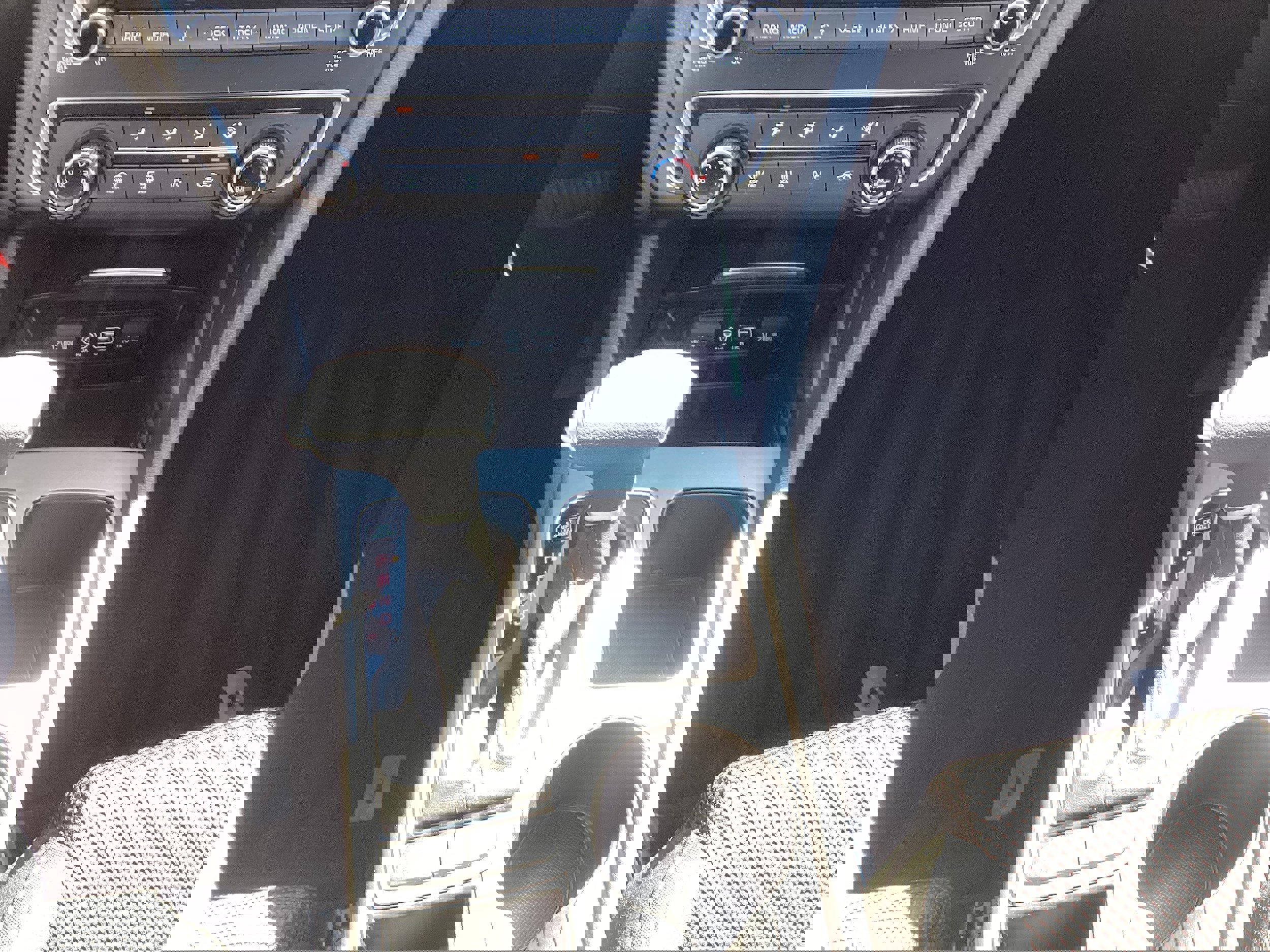 Used 2020 Kia Optima LX image 19