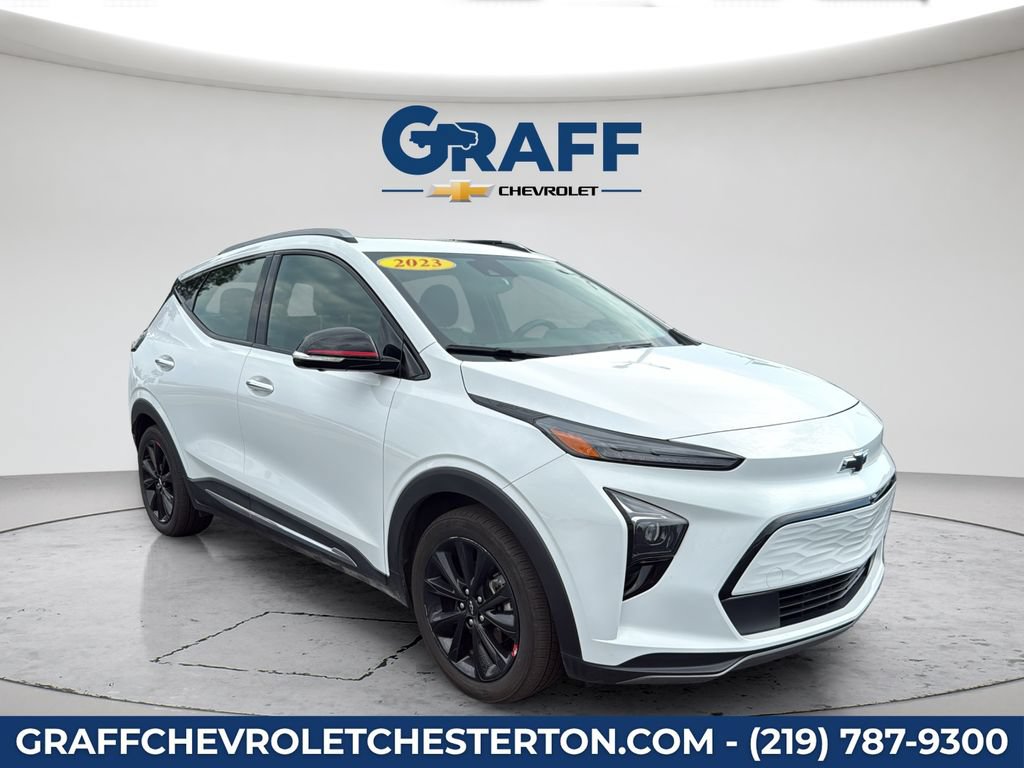 Used 2023 Chevrolet Bolt EUV Premier w/ Sun & Sound Package FWD image 11