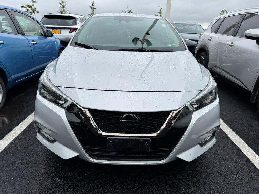 Used 2020 Nissan Versa SR w/ Convenience Package FWD image 2