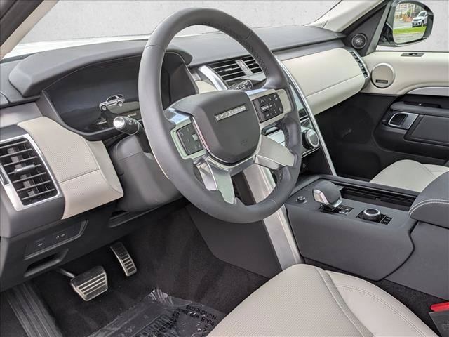 Certified 2025 Land Rover Discovery Dynamic SE AWD/4WD image 10