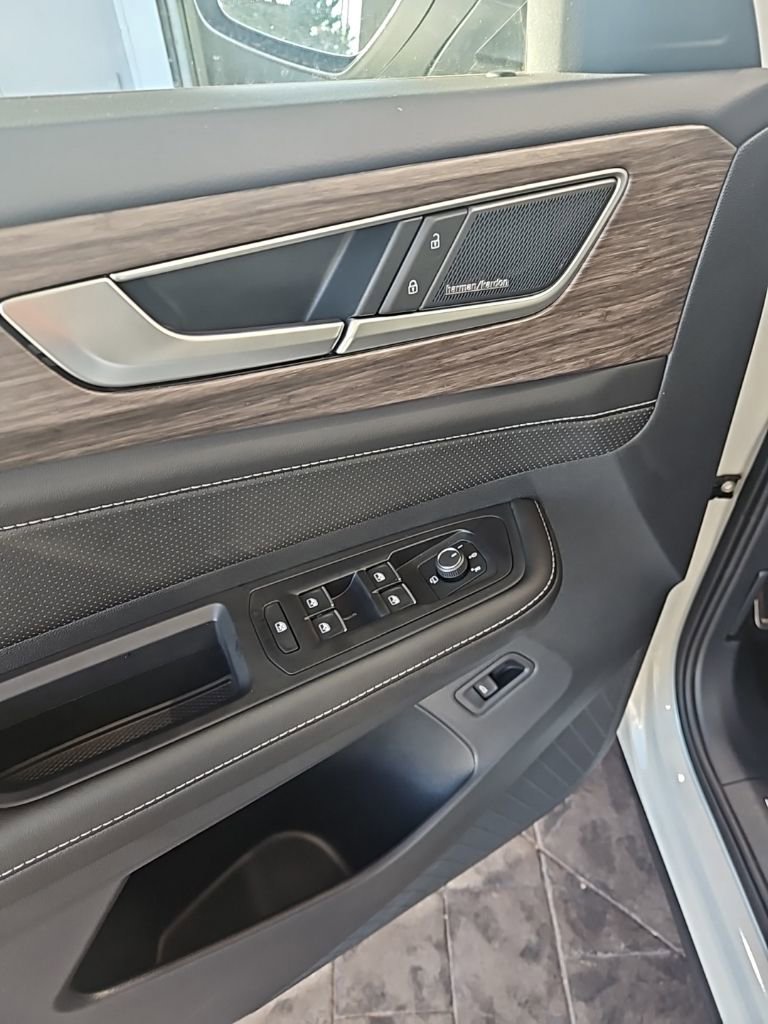 New 2026 Volkswagen Atlas SEL Premium R-Line image 29