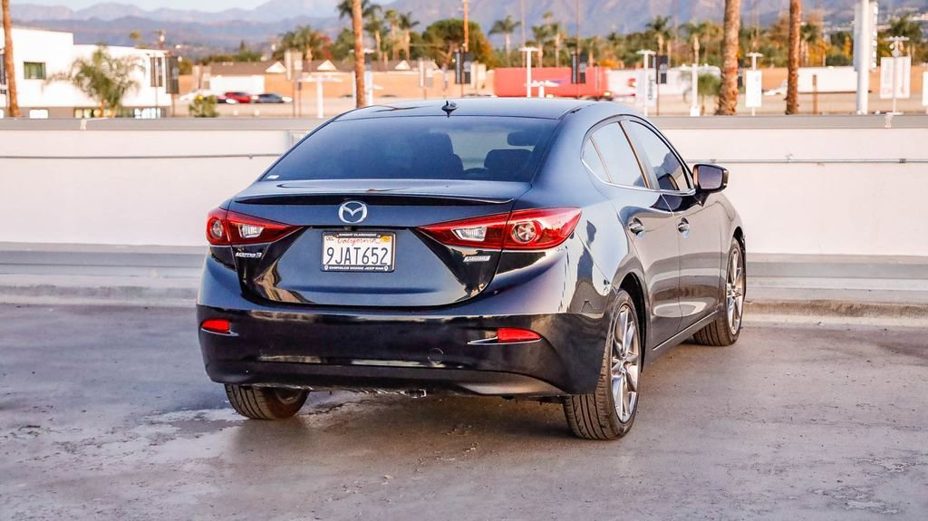 Used 2018 MAZDA MAZDA3 Grand Touring w/ Premium Equipment Package image 9