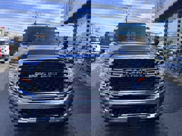 Used 2024 RAM 2500 Tradesman w/ Chrome Appearance Group image 4