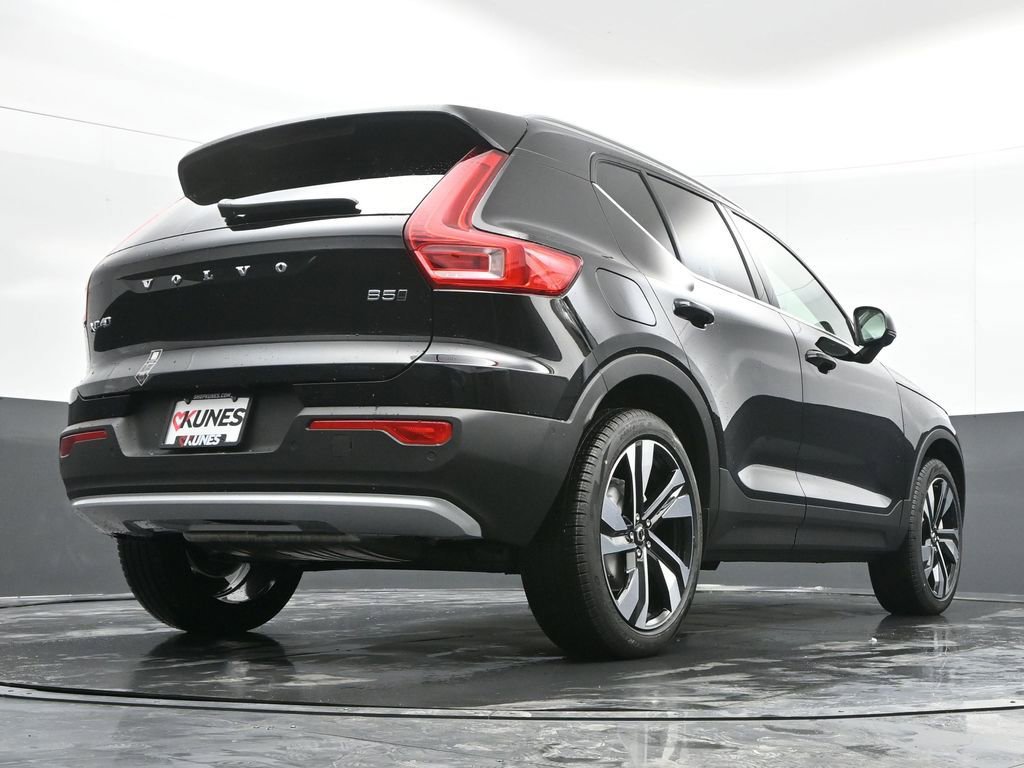 New 2025 Volvo XC40 B5 Ultra w/ Climate Package image 37