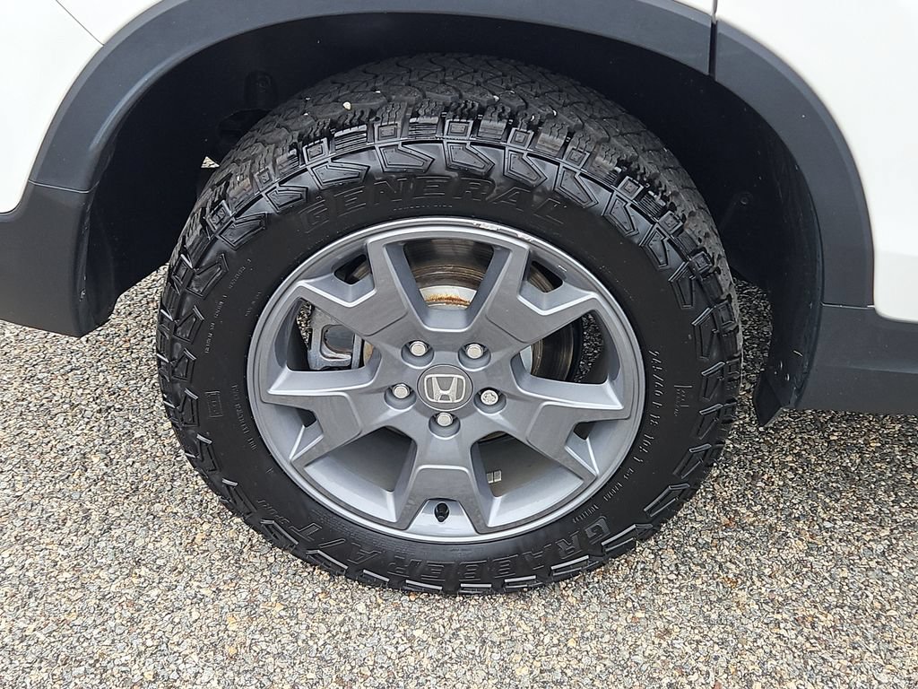 Certified 2025 Honda Passport TrailSport image 9