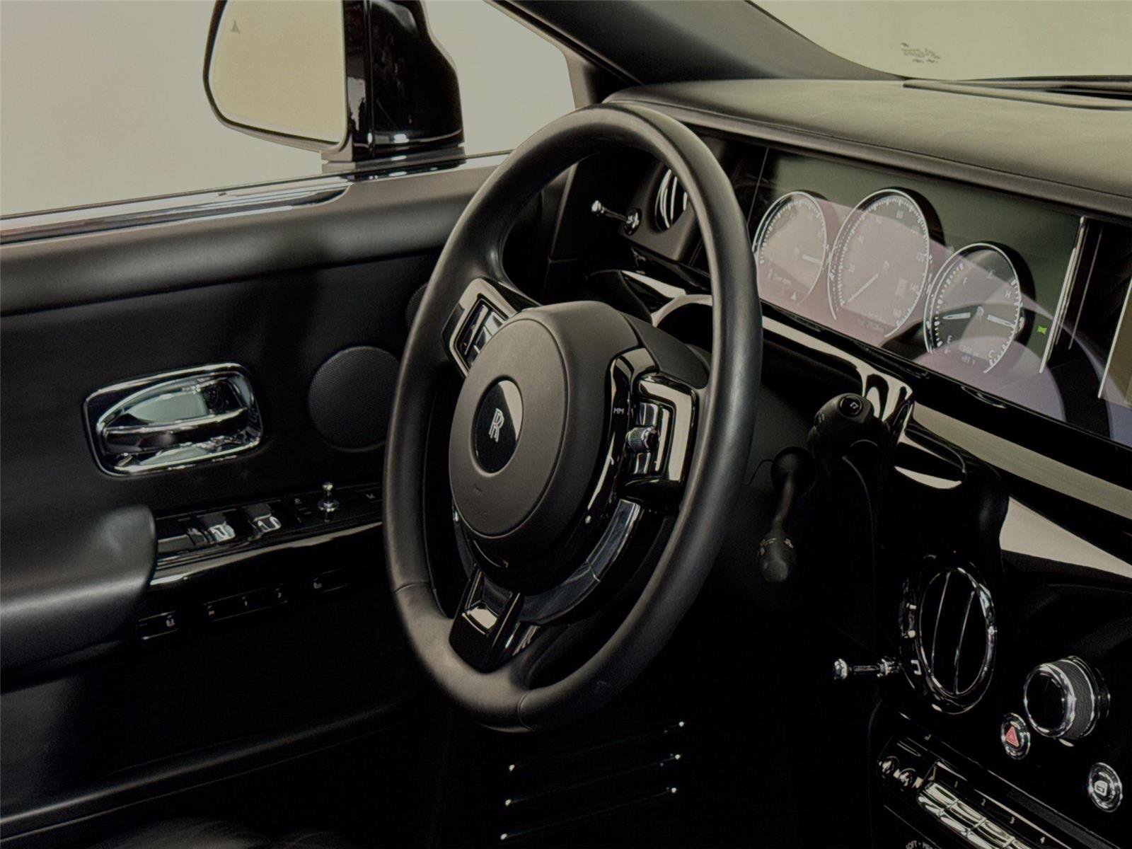 Used 2019 Rolls-Royce Phantom Sedan image 37