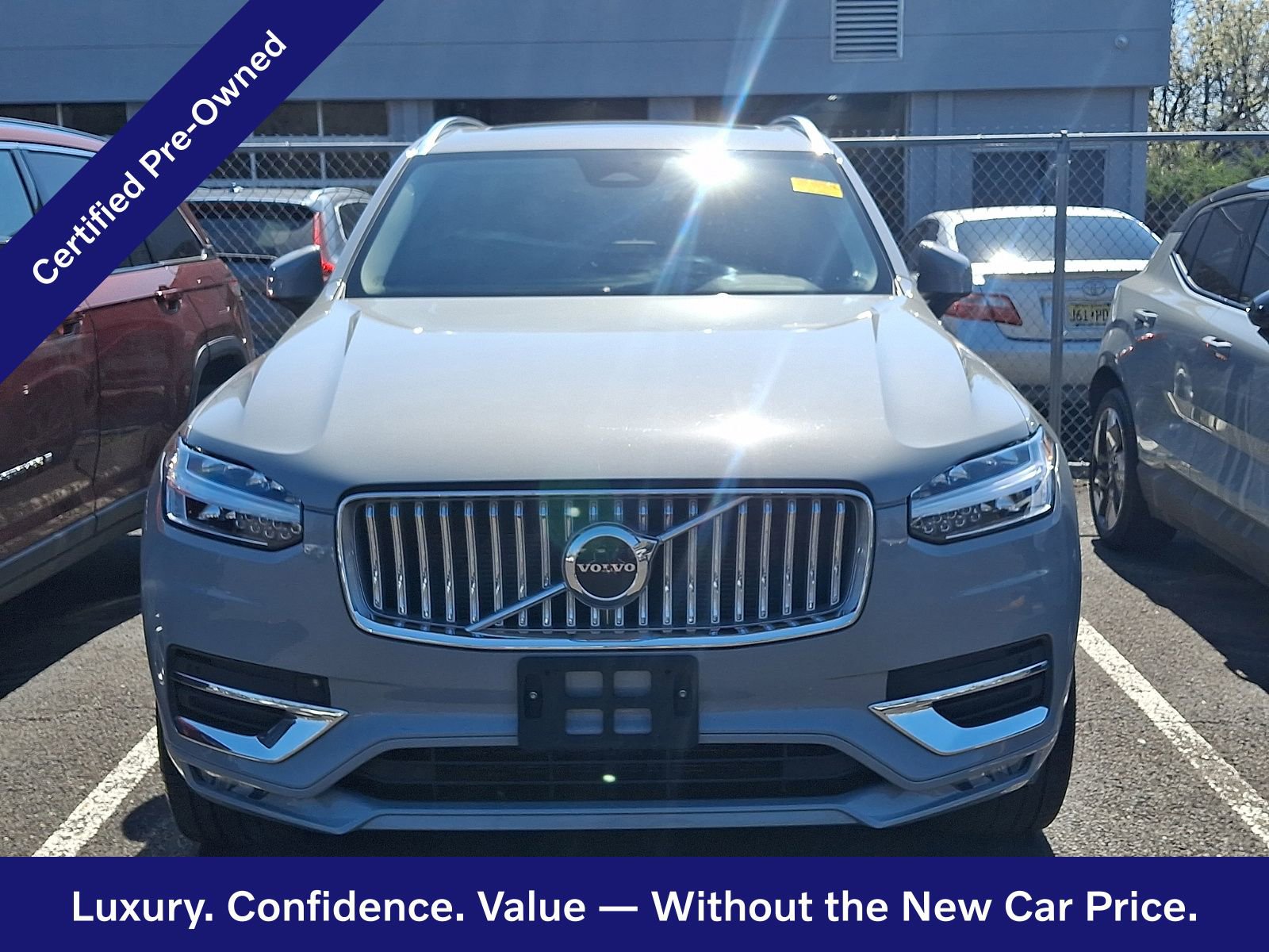 Used 2025 Volvo XC90 B5 Core image 2