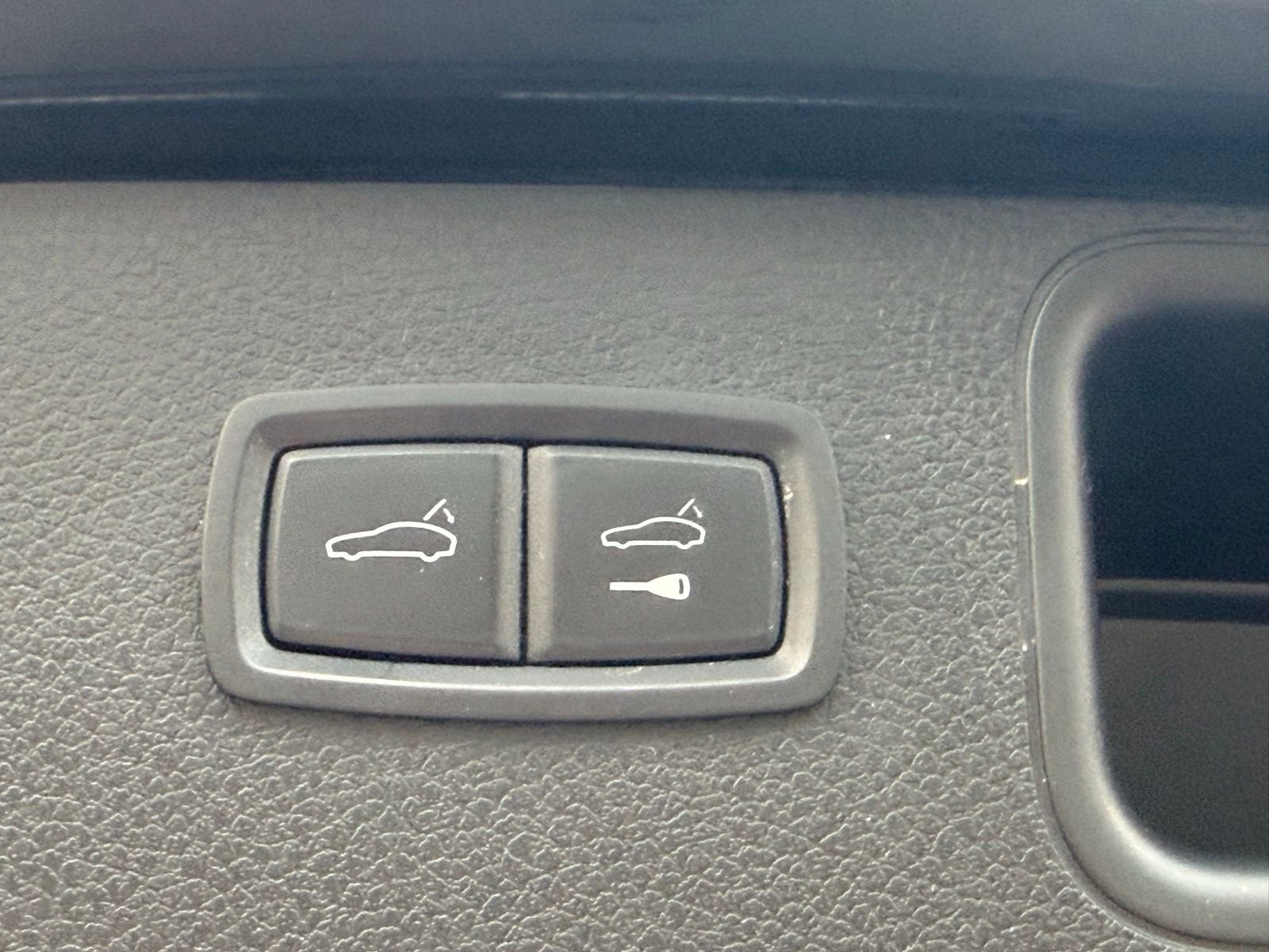 Used 2017 Porsche Macan S image 9