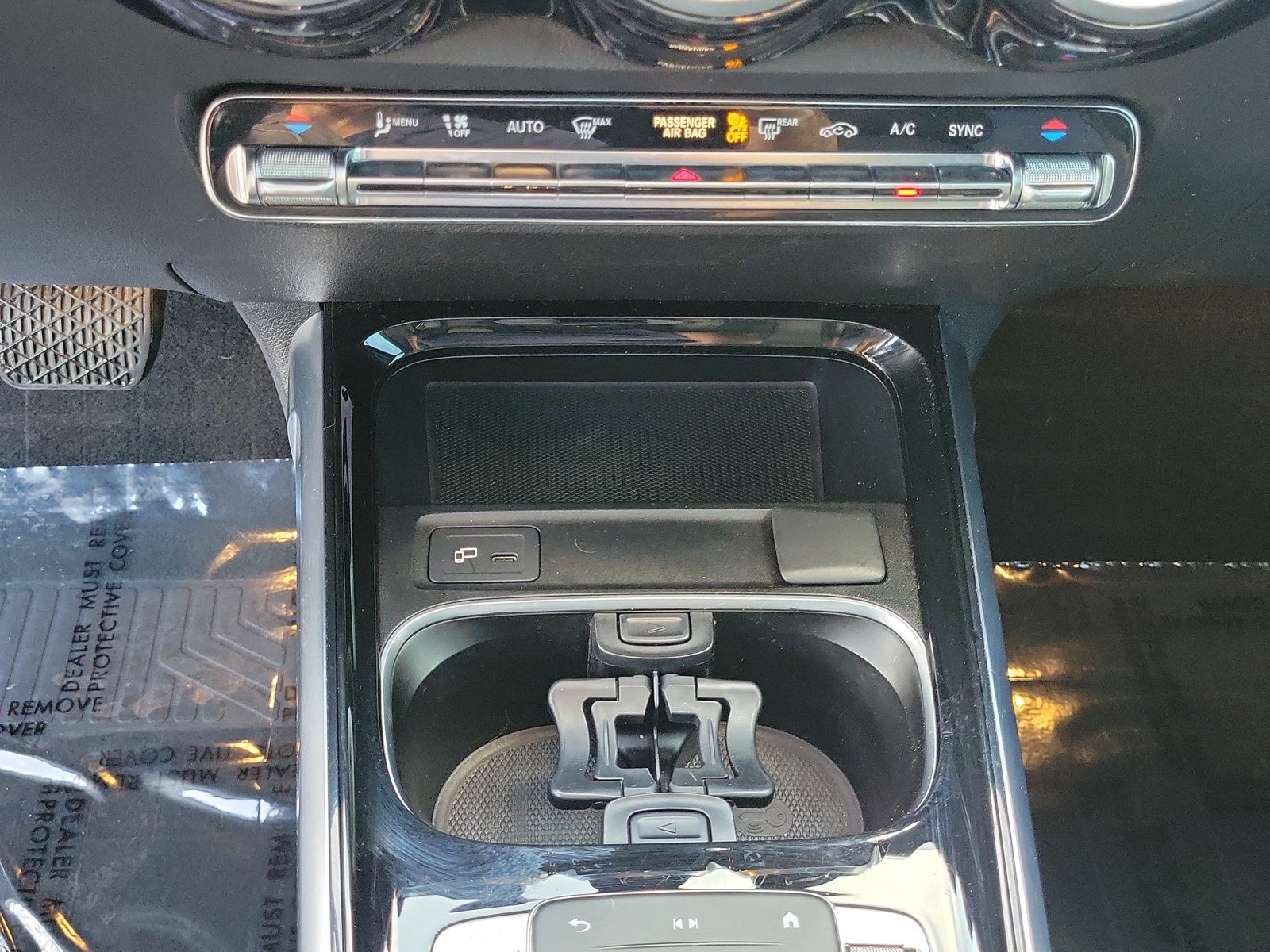 Used 2020 Mercedes-Benz GLB 250 4MATIC image 21