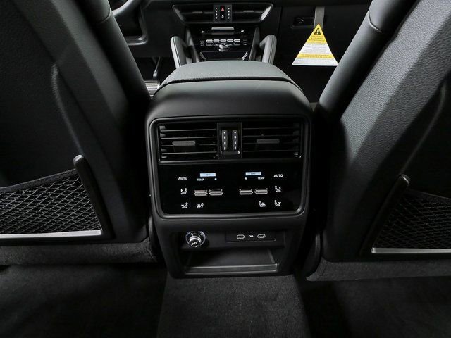 New 2026 Porsche Cayenne S image 21