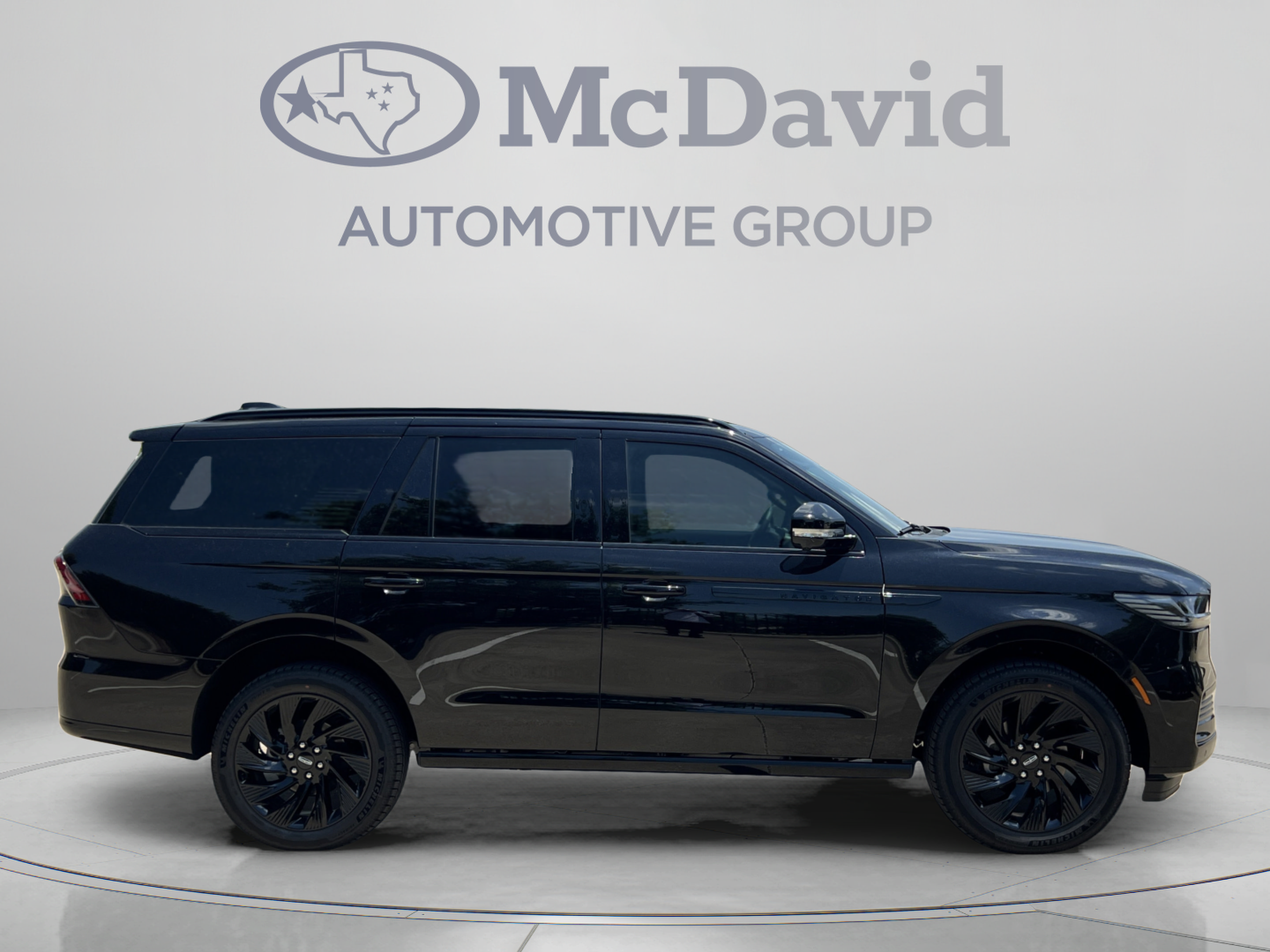 New 2027 Lincoln Navigator Reserve w/ Jet Appearance Package AWD/4WD image 8