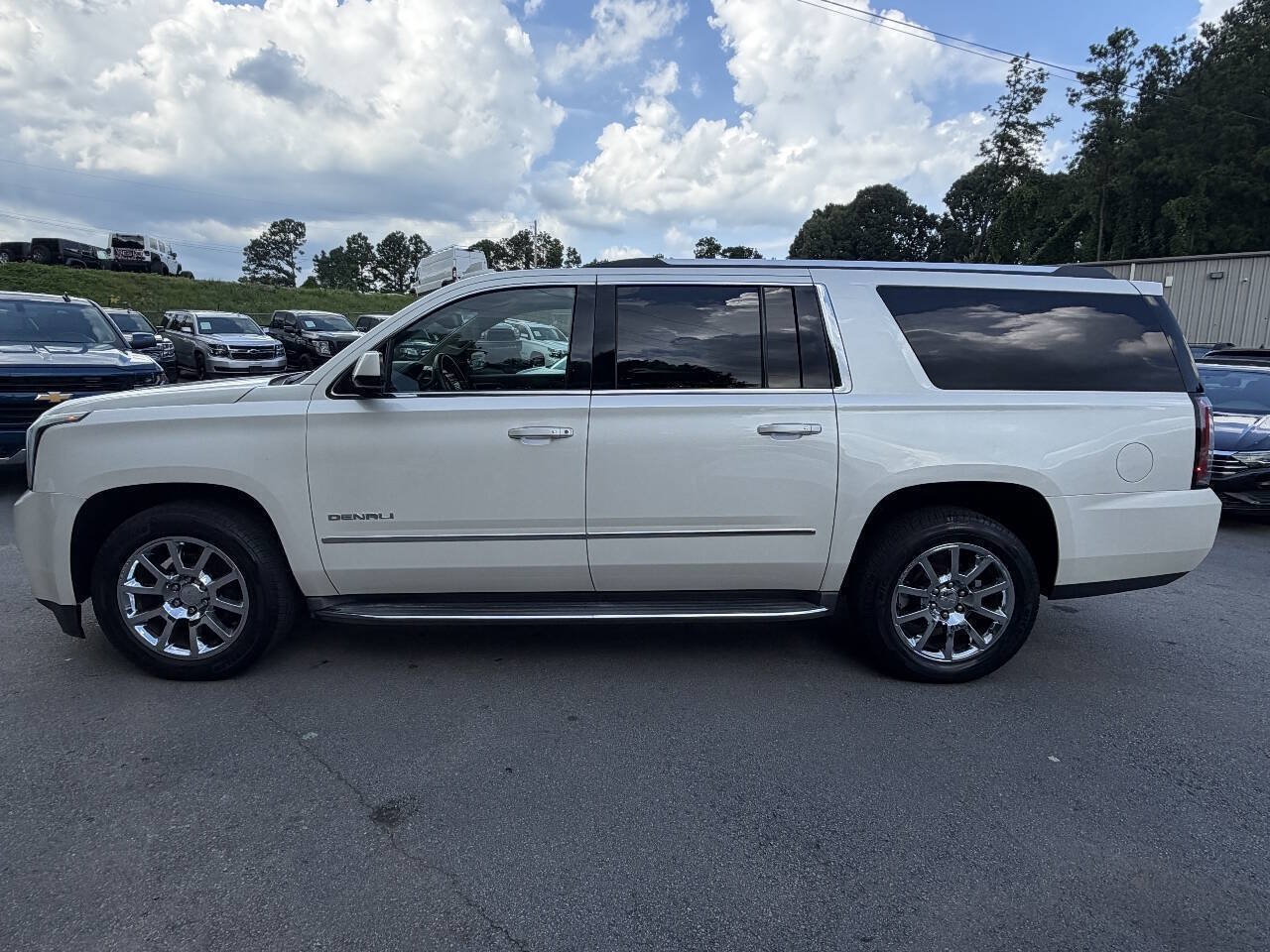 Used 2015 GMC Yukon XL Denali w/ Open Road Package AWD/4WD image 10