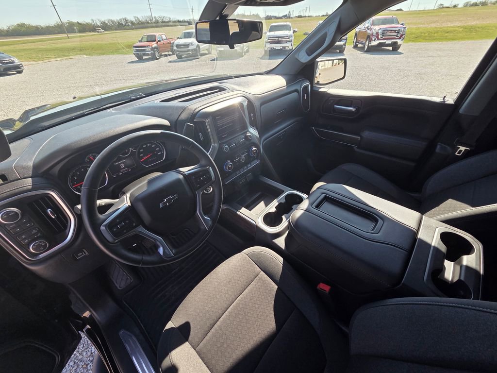 Used 2022 Chevrolet Silverado 1500 RST w/ Redline Edition AWD/4WD image 11