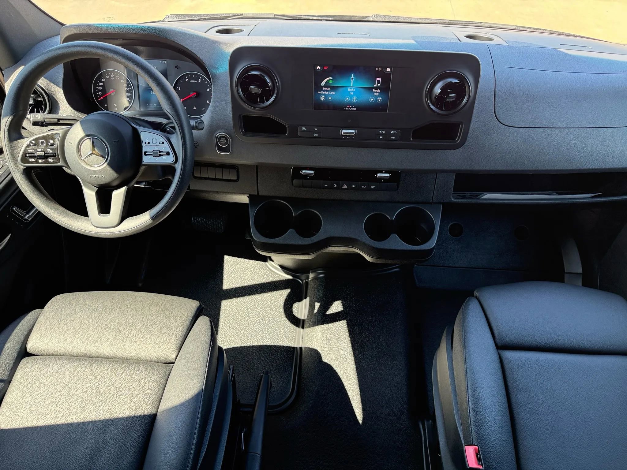 Used 2023 Mercedes-Benz Sprinter 3500 image 3