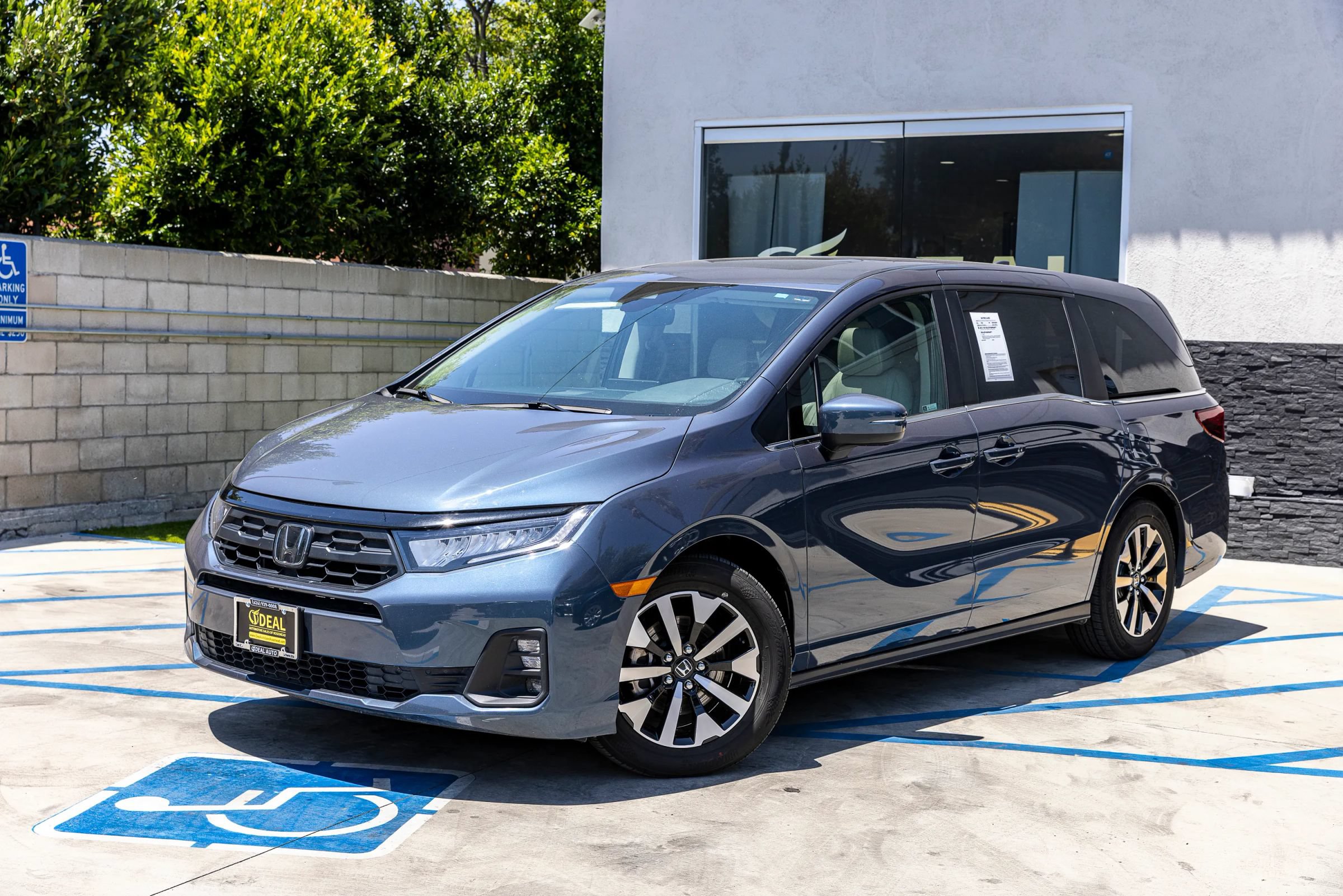 Used 2025 Honda Odyssey EX-L image 6