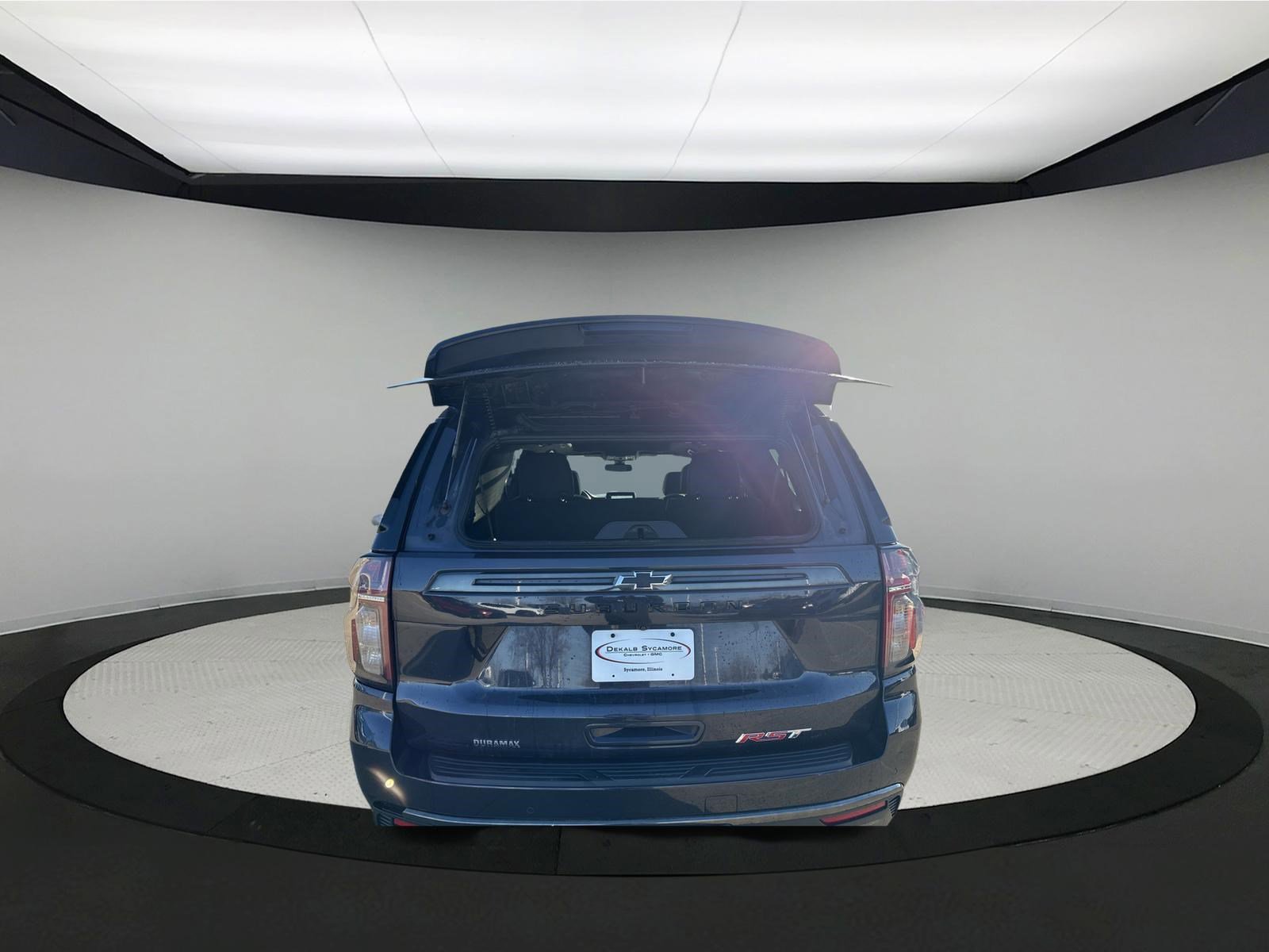 Used 2022 Chevrolet Suburban RST w/ Luxury Package image 6