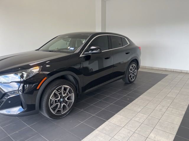 Used 2026 BMW X2 xDrive28i w/ Technology Package AWD/4WD image 2