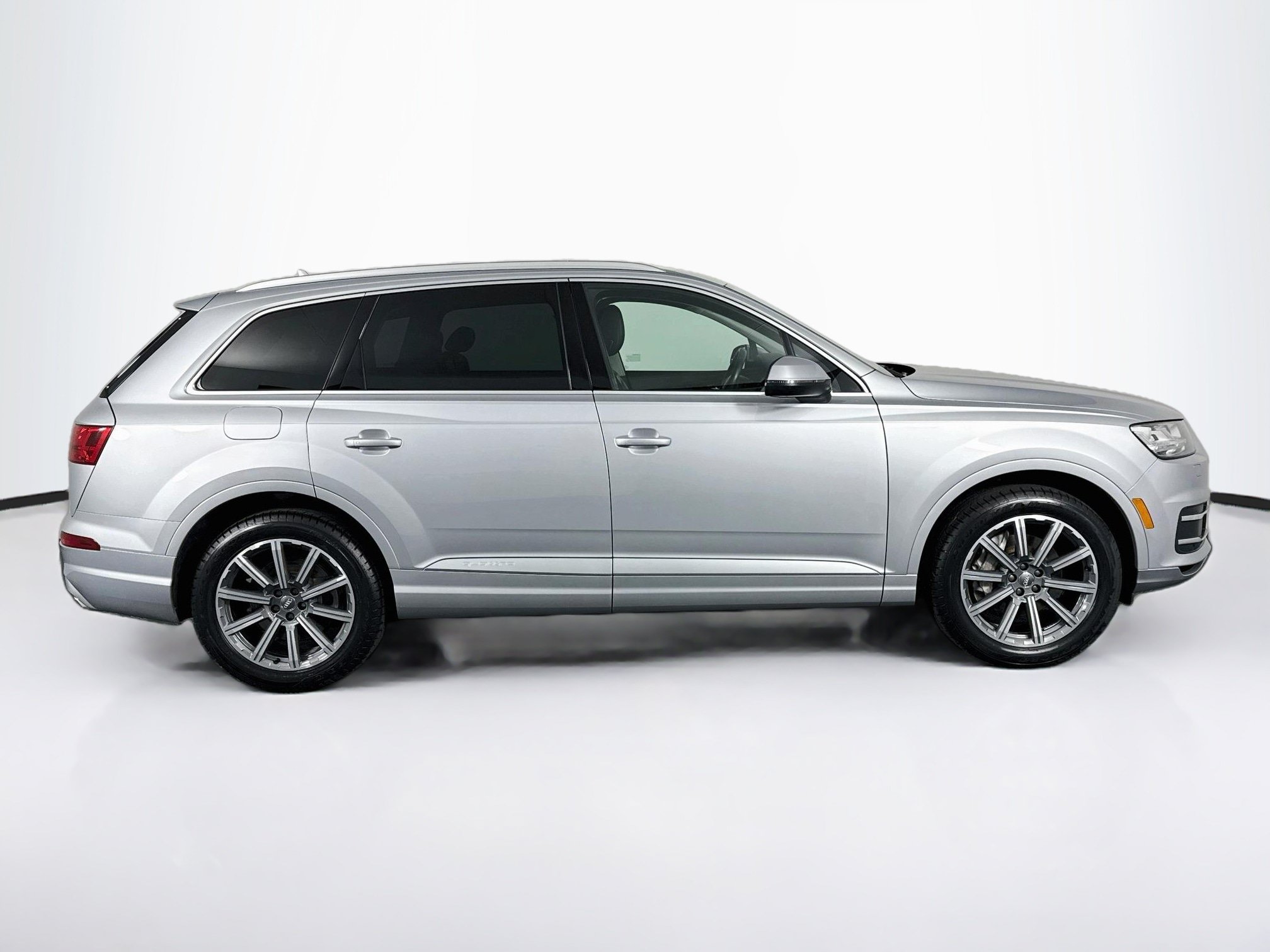 Used 2019 Audi Q7 3.0T Premium Plus AWD/4WD image 16