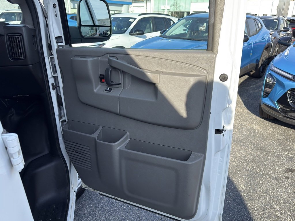 Used 2021 Chevrolet Express 2500 Work Van image 9