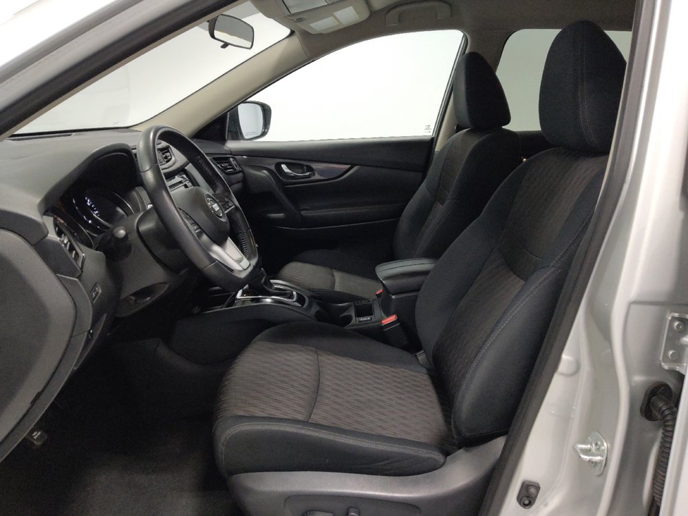 Used 2018 Nissan Rogue SV w/ Premium Package image 17