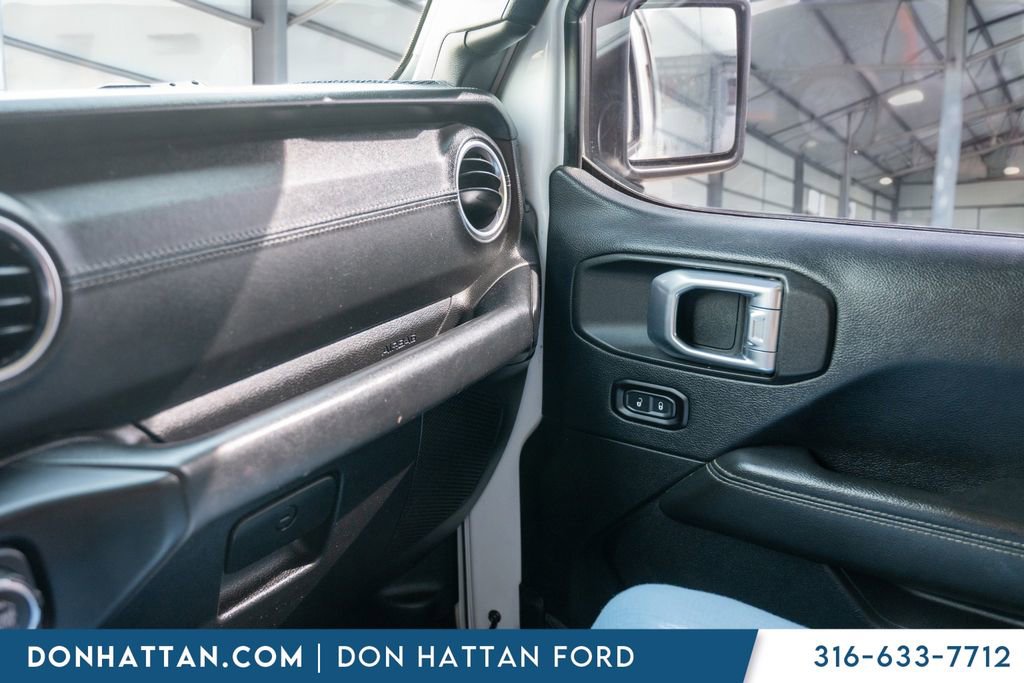 Used 2019 Jeep Wrangler Unlimited Sahara image 14