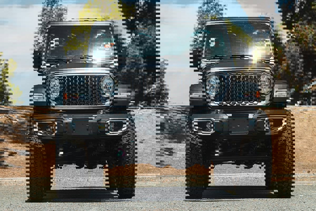 Used 2024 Jeep Gladiator Sport image 5