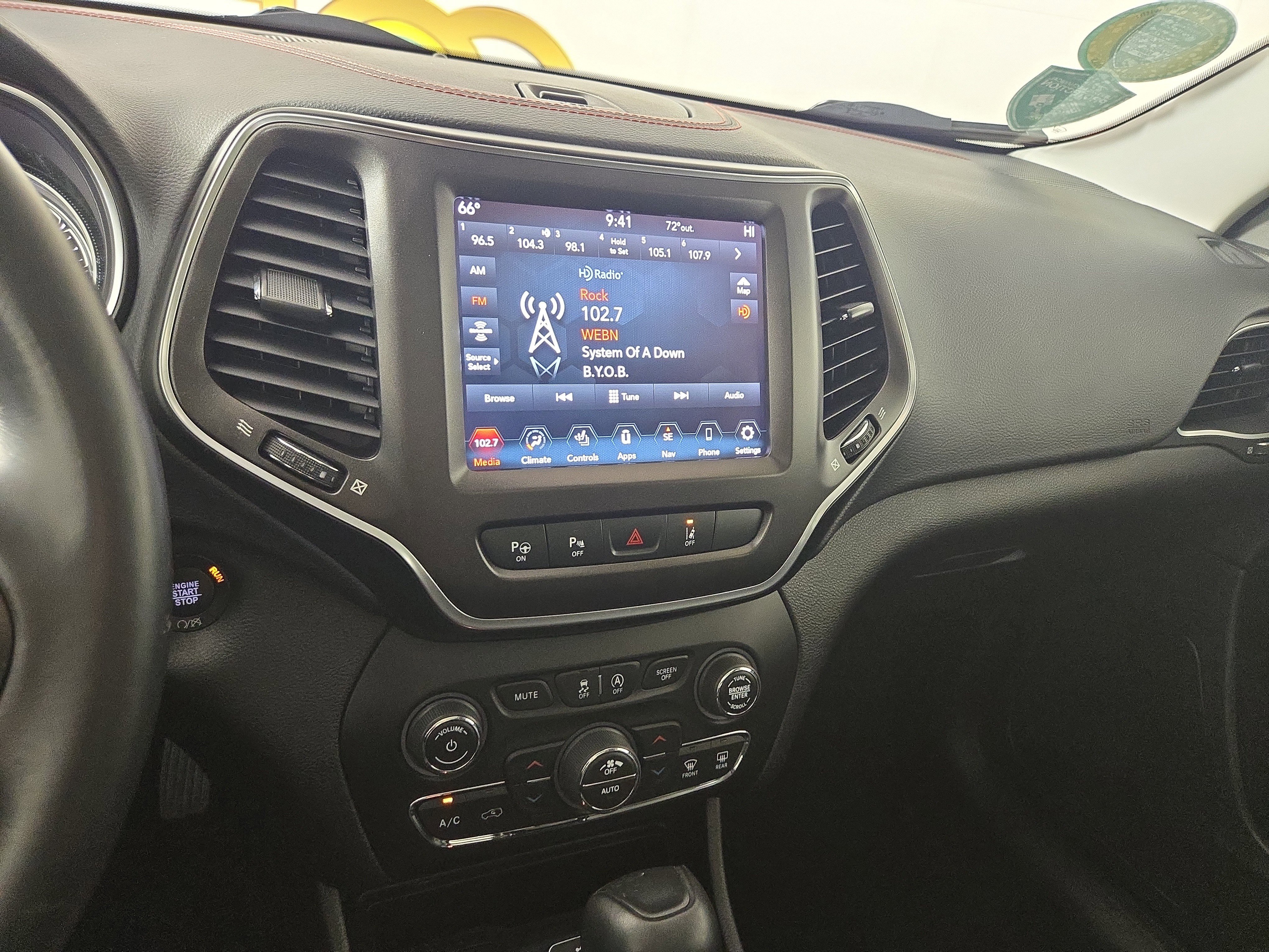 Used 2021 Jeep Cherokee Trailhawk w/ Sun & Sound Group image 23