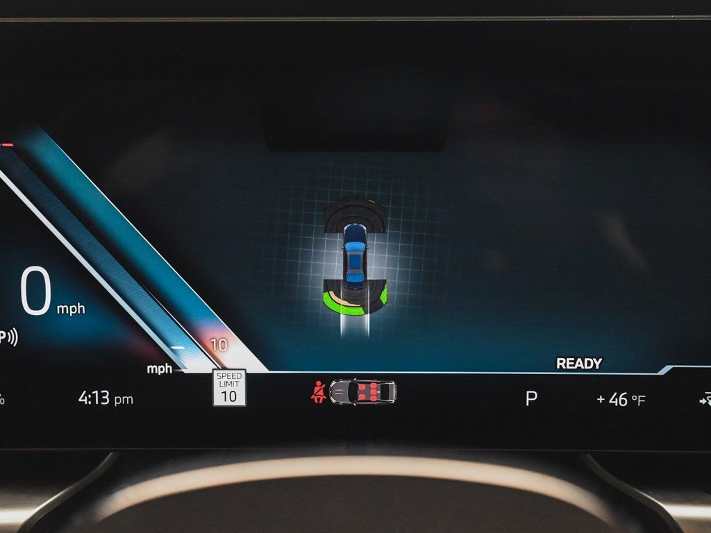 Used 2023 BMW i7 xDrive60 w/ Executive Package 2 image 21