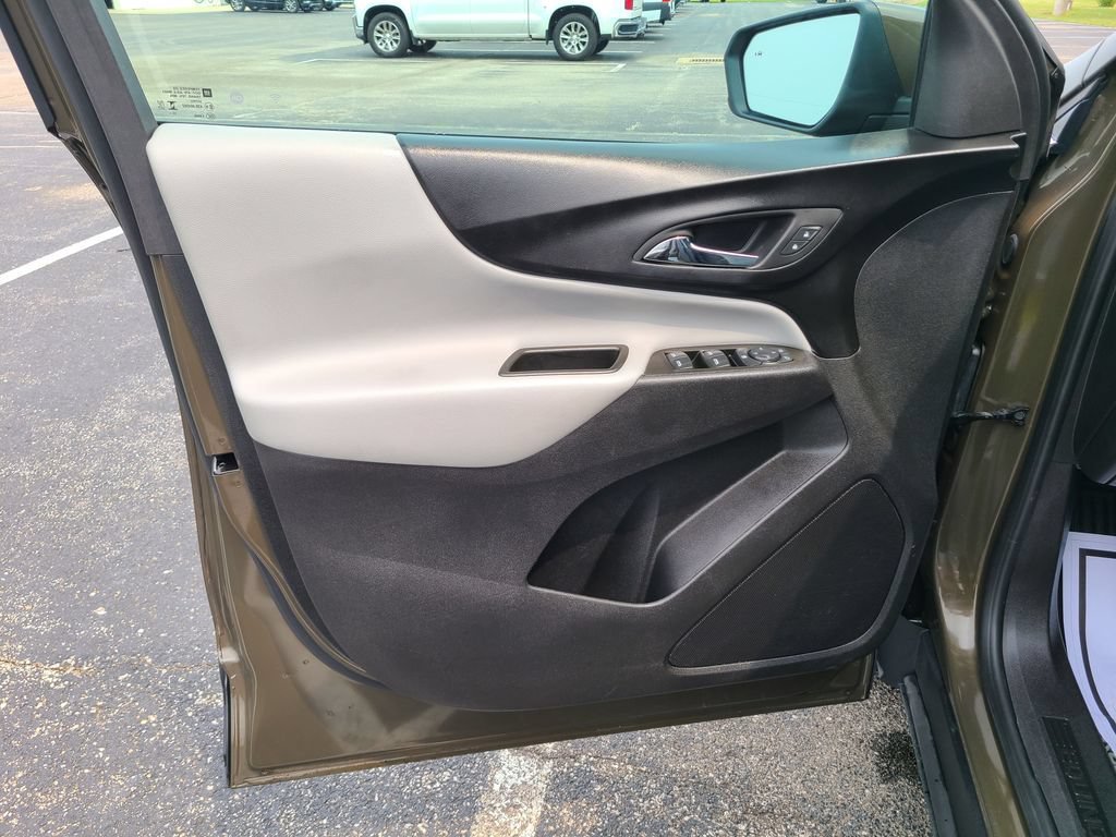Used 2024 Chevrolet Equinox LT AWD/4WD image 19