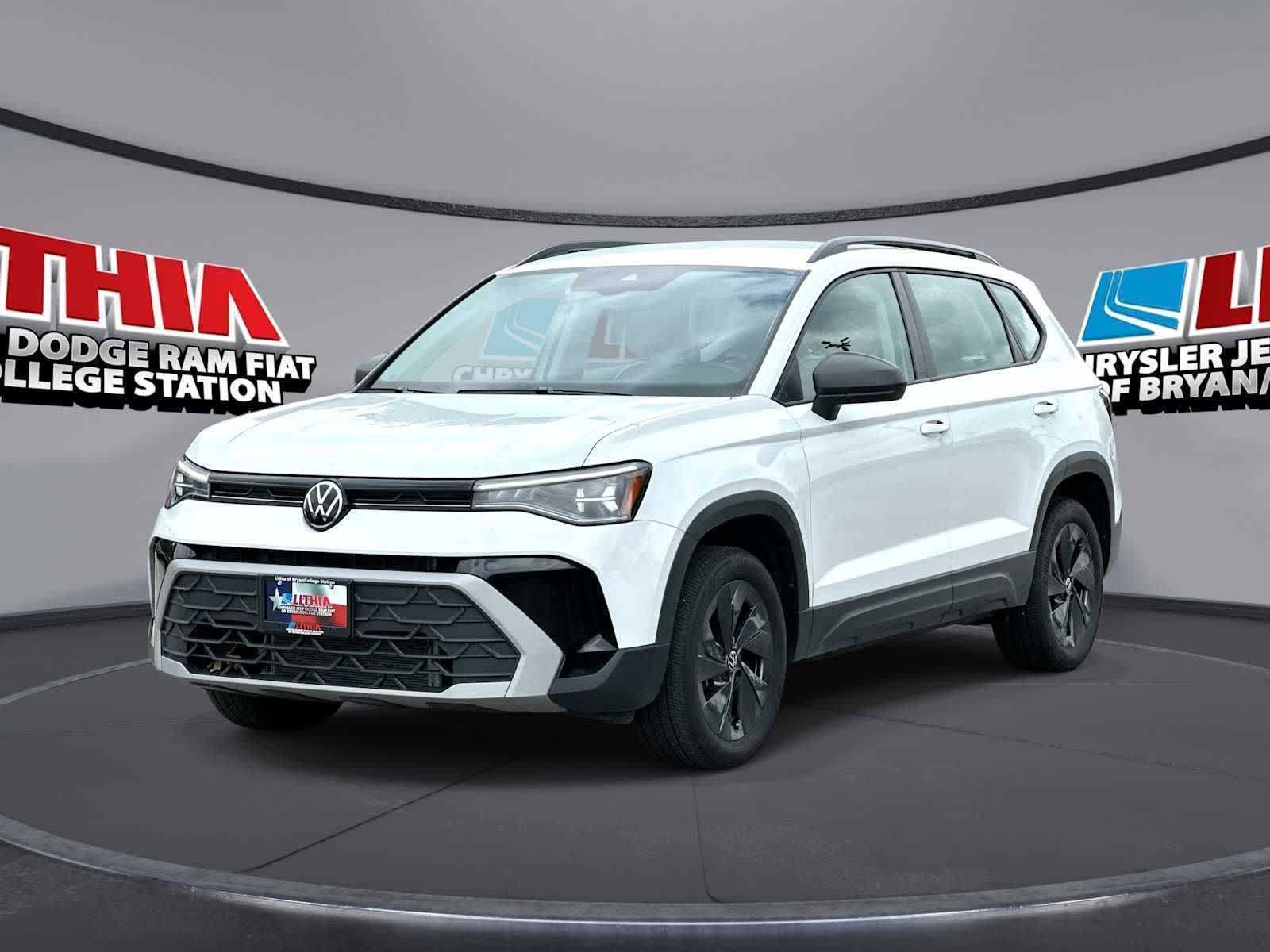Used 2025 Volkswagen Taos S FWD image 1