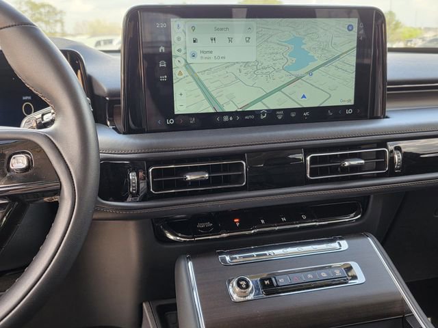 Used 2025 Lincoln Aviator Reserve w/ Luxury Package image 9