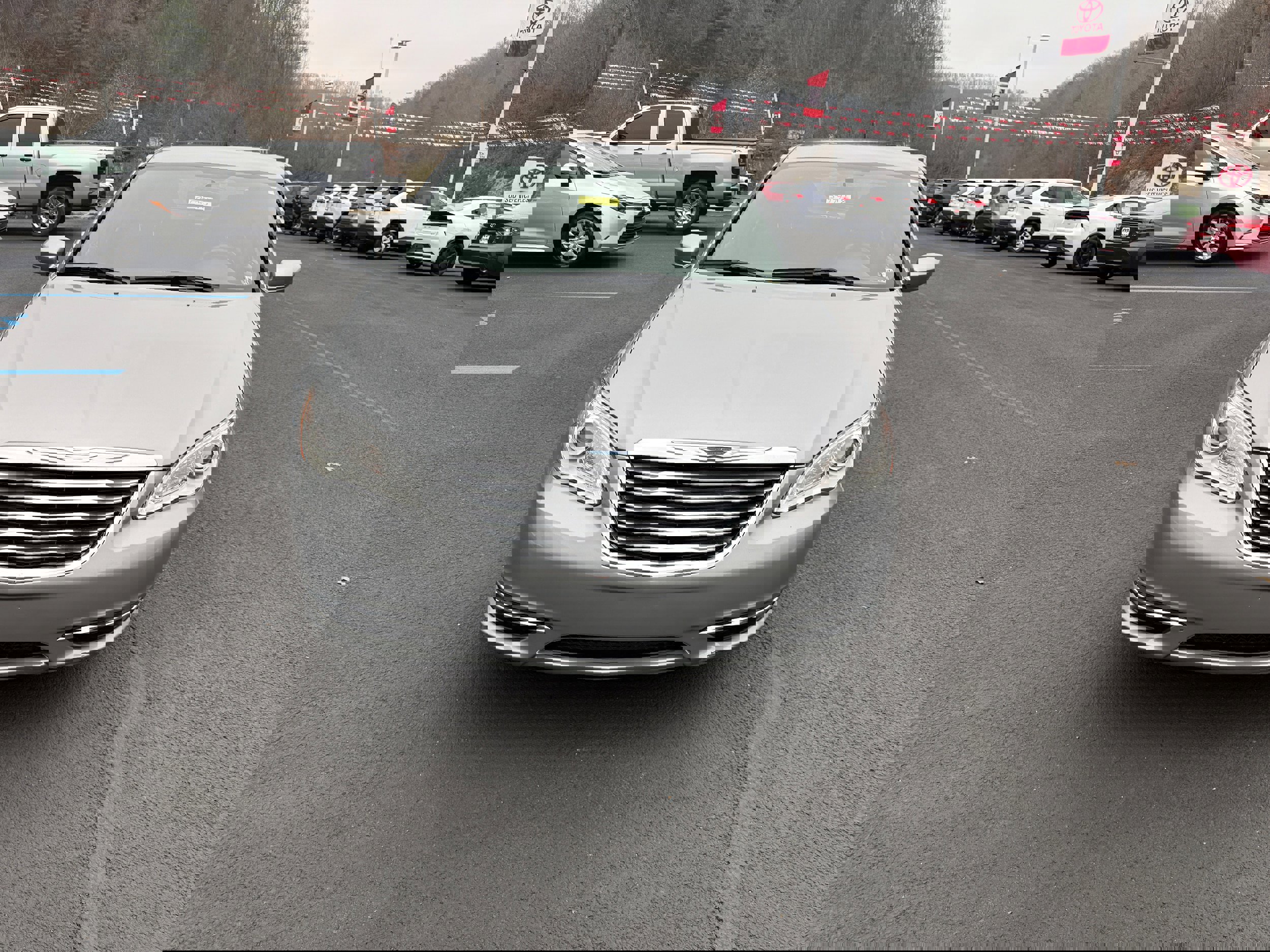 Used 2013 Chrysler 200 Touring w/ Cold Weather Group image 4