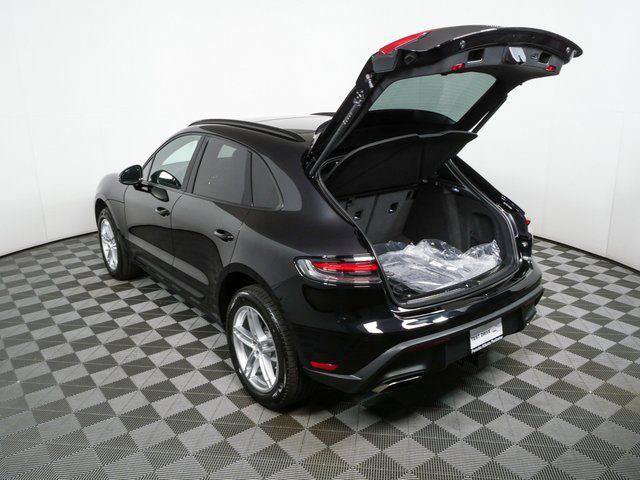 Certified 2026 Porsche Macan AWD/4WD image 34