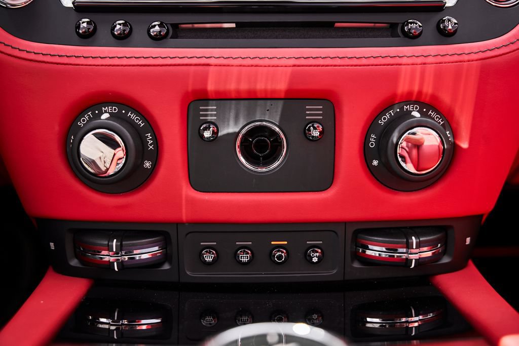 Used 2018 Rolls-Royce Dawn RWD image 66