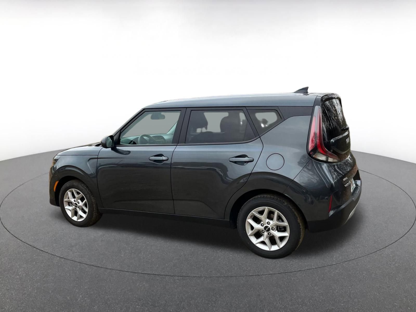 Used 2025 Kia Soul LX w/ LX Technology Package image 12