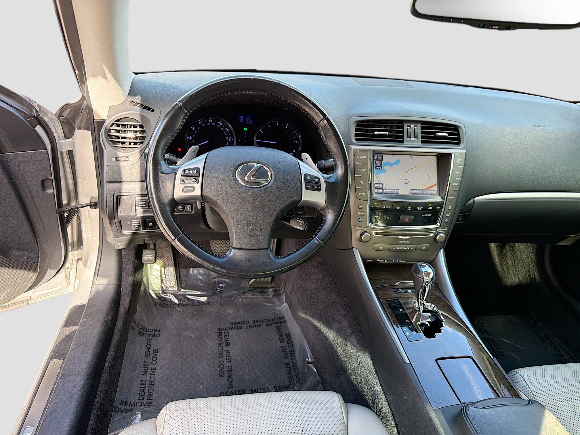 Used 2015 Lexus IS 250C w/ Luxury Package RWD image 16
