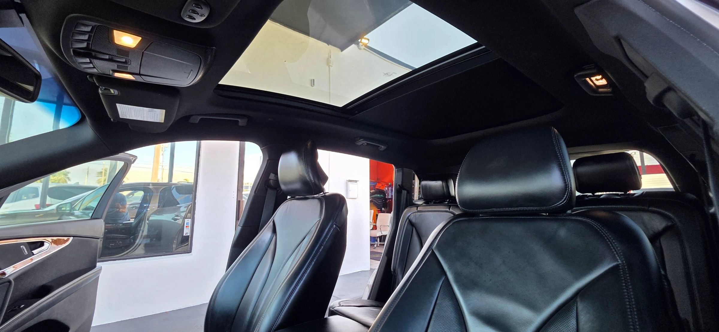 Used 2018 Lincoln MKX Select w/ Select Plus Package image 9