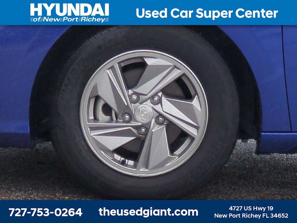 Used 2025 Hyundai Elantra SE w/ Cargo Package FWD image 10