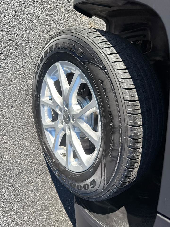 Used 2015 Jeep Cherokee Sport image 22