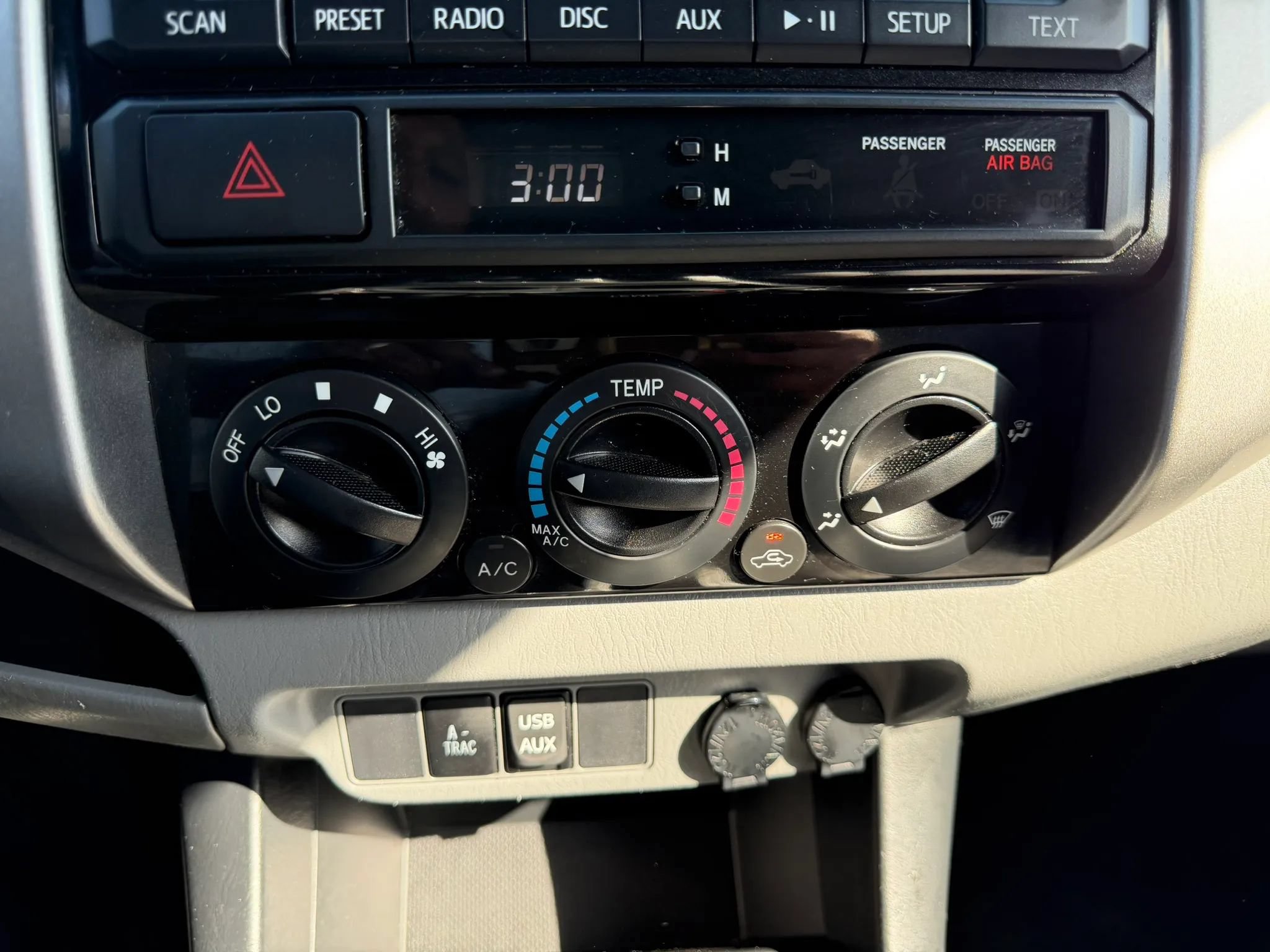 Used 2012 Toyota Tacoma 4x4 Access Cab V6 w/ TRD Off-Road Pkg image 41